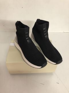 ELLE BLACK SOCK TRAINERS IN UK SIZE 8