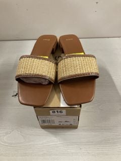 MNG 662 WOMAN SANDALS IN BROWN AND CREAM IN UK SIZE 7