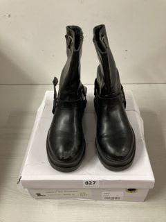 PERTH100 BLACK LEATHER ANKLE BOOTS IN UK SIZE 4