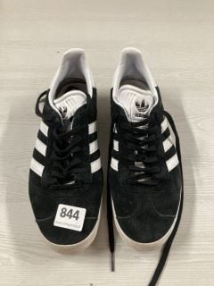 ADIDAS GAZELLE IN BLACK AND WHITE TRAINERS IN UK SIZE 7