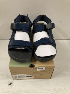 COTSWOLD BUCKLAND NAVY STRAP SANDALS UK SIZE 8