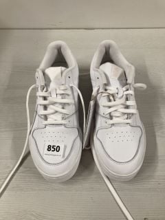 ADIDAS WHITE LEATHER TRAINERS UK SIZE 11