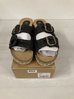 BLACK FLAT SANDALS UK SIZE 5