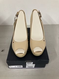 TOMMY HILFIGER ICONIC ELENA SLING BACK WEDGE IN EUR 42