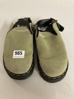 PAIR OF DR MARTENS AIRWAIR OPEN HEEL SHOES IN GREEN -SIZE UK 5