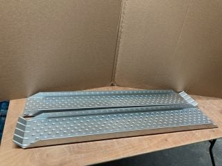 VOUNOT 2 PIECE LOADING RAMP