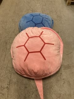 2 X LARGE ROUND CUSHIONS FOR KIDS