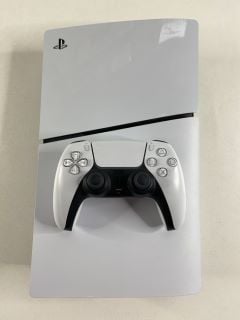 SONY PLAYSTATION 5 GAME CONSOLE IN WHITE/ BLACK: MODEL NO CFI-2016 (WITH BOX, CONTROLLER & POWER CABLE) (NO DISPLAY FAULT TO HDMI PORT TO BE SOLD AS SALVAGE/SPARES)  [JPTN41298]