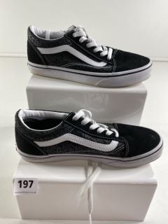 VANS OLD SKOOL TRAINERS UK SIZE 4