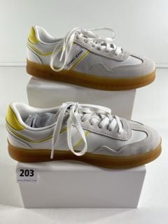 TOMMY JEANS COURT SNEAKER UK SIZE 6.5