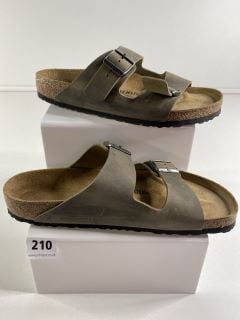 BIRKENSTOCK ARIZONA FAIDED KHAKI UK SIZE 9