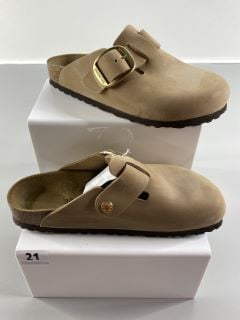 BIRKENSTOCK BOSTON BIG BUCKLE SANDCASTLE UK SIZE 5