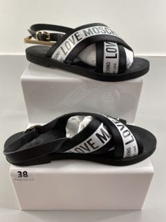 LOVE MOSCHINO TAGLIA UK SIZE 3