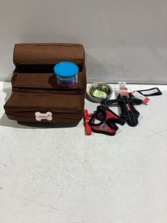 BOX OF ASSORTED ITEMS TO INCLUDE GZYDOG CHEST PLATE HARNESS