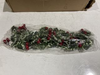 BERRY HOLLY LEAVES GARLAND ASSORTED 2 COLOURS