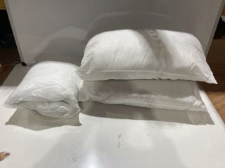 3 X PILLOWS