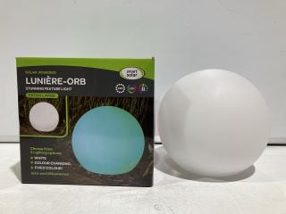 SOLAR POWERED LUNIERES ORB, TO ALSO INCLUDE GARDENA HOSE REEL WITH 35M HOSE