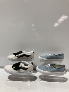 2 PAIRS OF VANS BLUE AND WHITE SIZE 6 AND BLACK AND WHITE SIZE 8