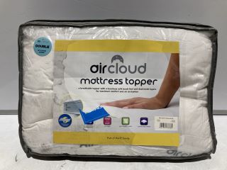 BOX OF BEDDING TO INCLUDE AIRCLOUD MICROFIBRE MATTRESS TOPPER DOUBLE