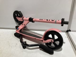 MICRO SPEED DELUXE SCOOTER IN PINK TO INCLUDE 12 THE SOURCE PIANO FINGERS TOTAL RRP £295