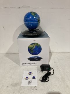 BOX OF ITEMS TO INCLUDE MM LEVITATING GLOBE MAGNETIC