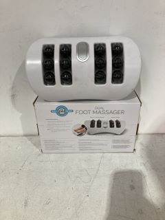 BOX OF ASSORTED ITEMS TO INCLUDE WELL BEING DUAL FOOT MASSAGER