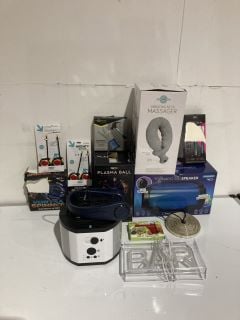 BOX OF ASSORTED ITEMS TO INCLUDE REC5 WIRELESS TORNADO 500 SPEAKER