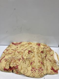 BOX OF ITEMS TO INCLUDE YELLOW PATTERN CURTAINS