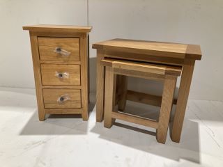 LOT OF HALLOWOOD FURNITURE TO INCLUDE ASTON OAK NARROW SIDE TABLE WITH 3 DRAWERS