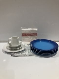 2X SET OF BOWLS AND PLATES