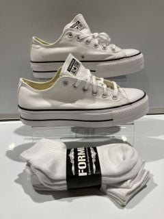 CONVERSE WHITE TRAINERS WOMEN'S SIZE 7.5 UK + PACK OF FORMEU WHITE SOCKS