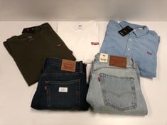 5 X CLOTHING VARIOUS SIZES AND MODELS LEVIS BRAND INCLUDING GREEN T-SHIRT SIZE XL - LOCATION 39A.