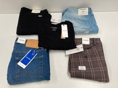 5 X JACK AND JONES CLOTHING VARIOUS SIZES AND STYLES INCLUDING BLACK T-SHIRT SIZE L - LOCATION 51A.