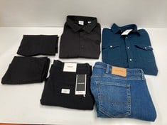 6 X JACK AND JONES CLOTHING VARIOUS SIZES AND STYLES INCLUDING BLACK SHIRT SIZE 4XL - LOCATION 52A.