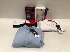 5 X TOMMY HILFIGER CLOTHING VARIOUS MODELS AND SIZES INCLUDING BLUE SHIRT SIZE M -LOCATION 4A.