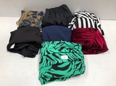 7 X DRESSES VARIOUS SIZES AND MODELS INCLUDING GREEN AND BLACK DRESS SIZE L - LOCATION 1B.