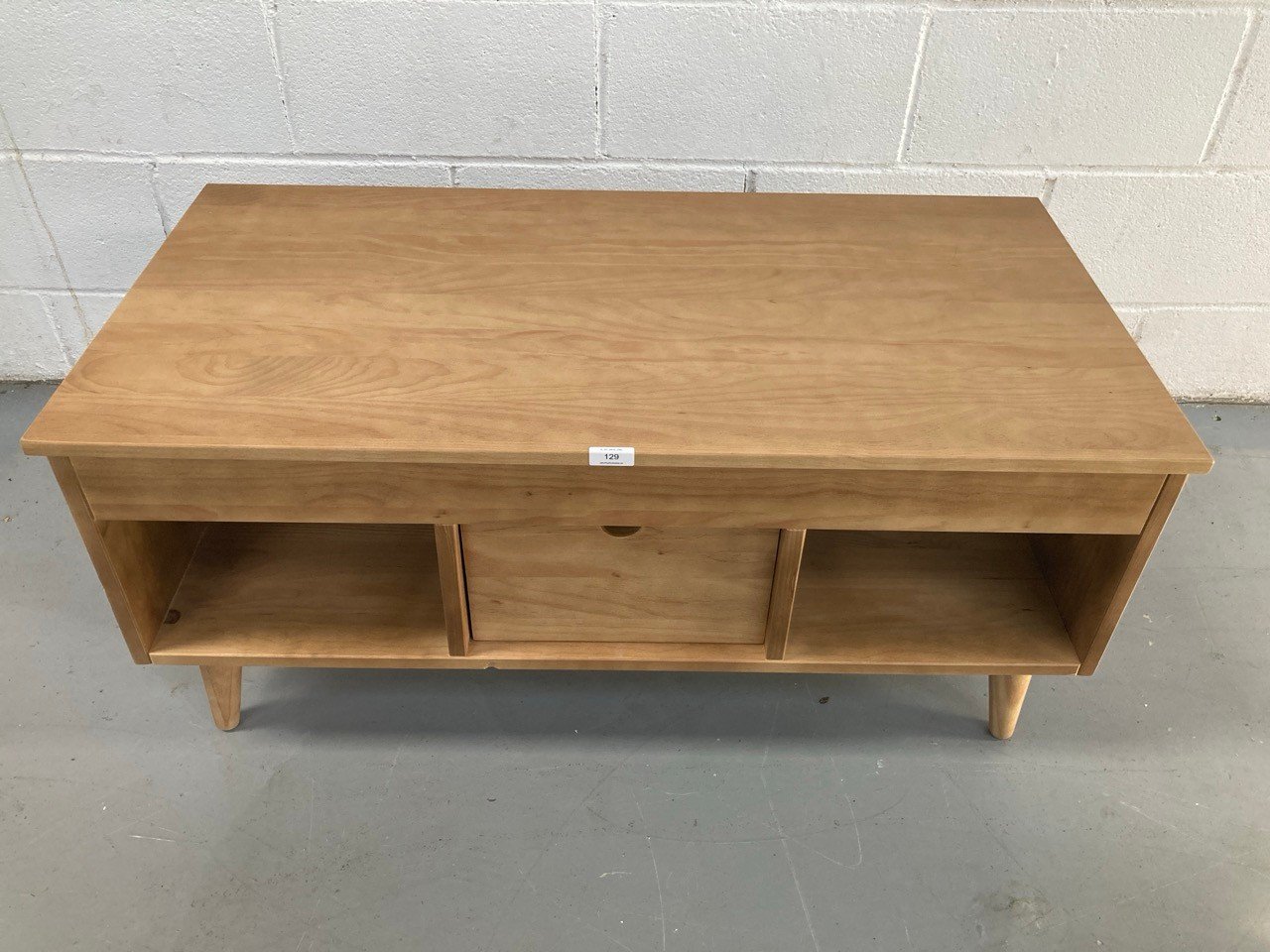 WOODEN CABINET WITH DRAWERS.