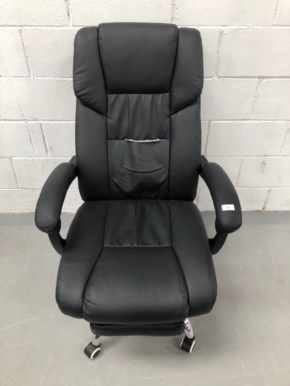 OFFICE CHAIR SONGMICS MODEL UNSPECIFIED BLACK COLOUR (BROKEN FRONT PART).