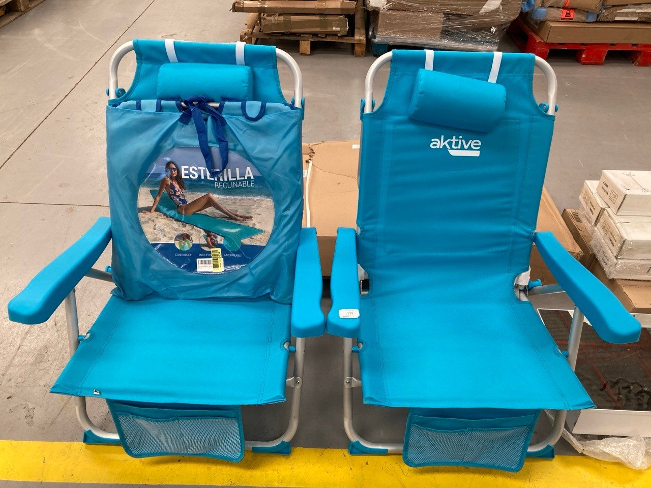 2X AKTIVE FOLDING CHAIRS INCLUDING A RECLINING MAT.