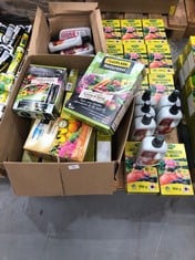 PALLET VARIETY OF GARDEN ITEMS INCLUDING ALGOFLASH NATURASOL .