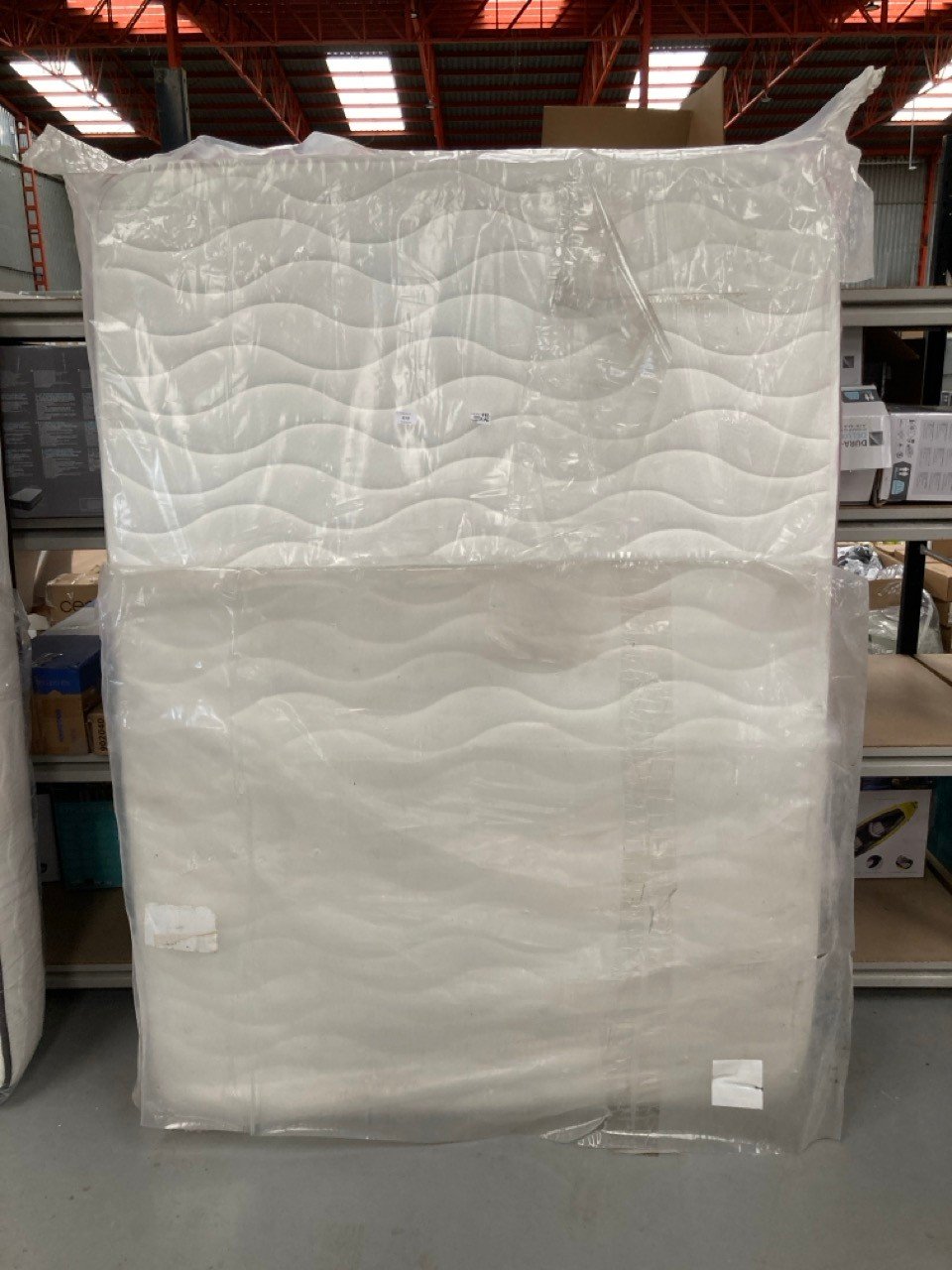 MATTRESS 135X190 BRAND NOT SPECIFIED .