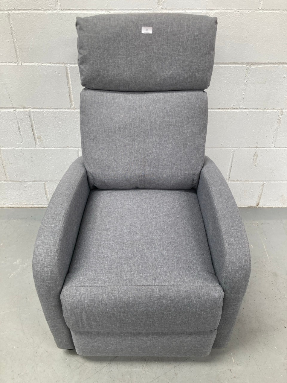 NALUI RECLINING CAR SEAT GREY COLOUR .