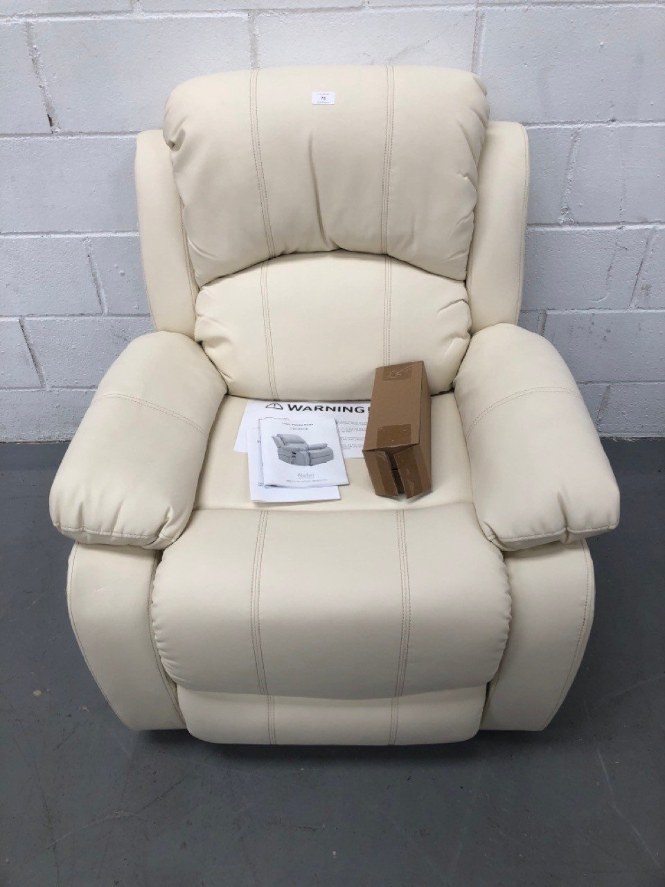 NALUI RELAX MASSAGE CHAIR CREAM COLOUR P.V.P 349€.