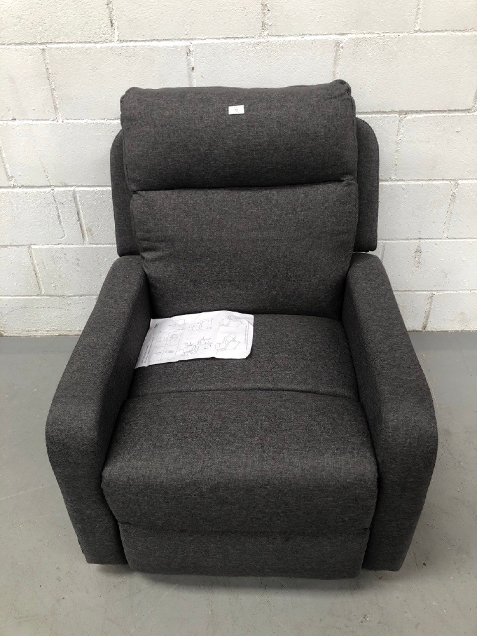 MANUAL RECLINING CHAIR NALUI GREY COLOUR P.V.P 199,80€.