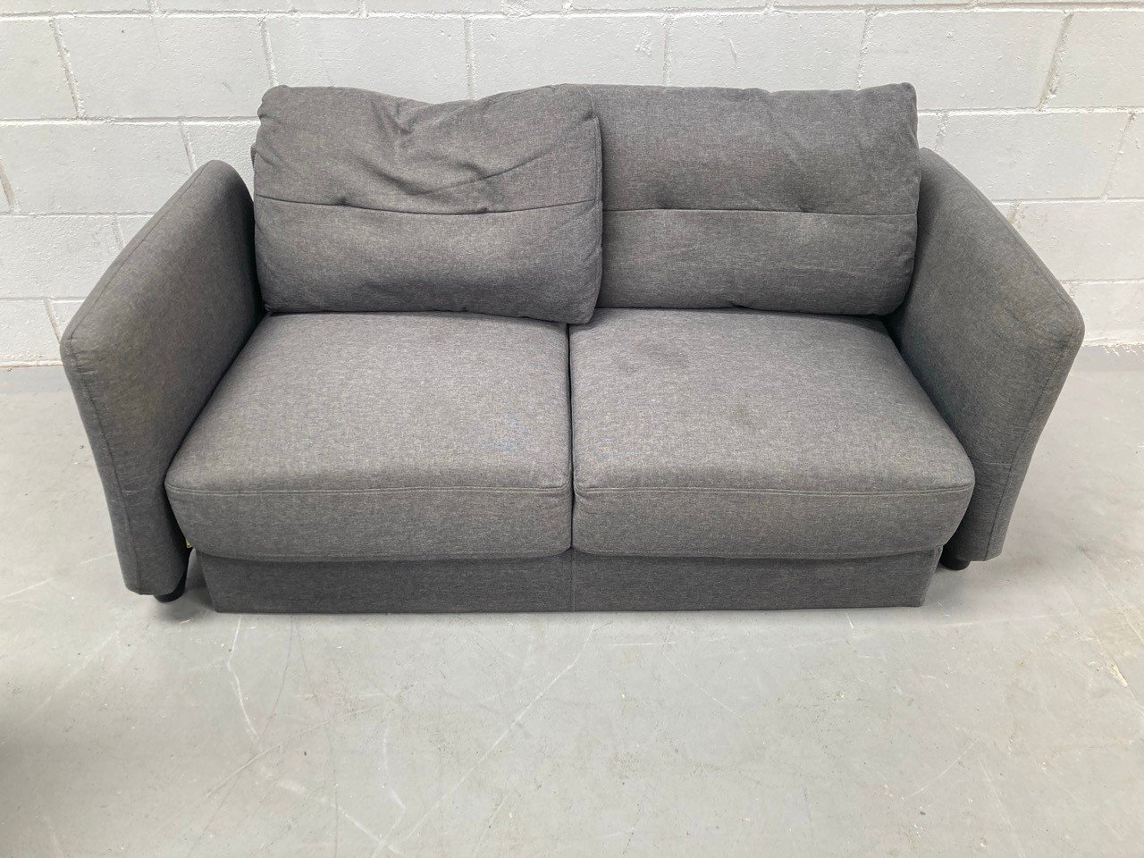 DARK GREY TWO-SEATER SOFA (DIRTY AND BROKEN).