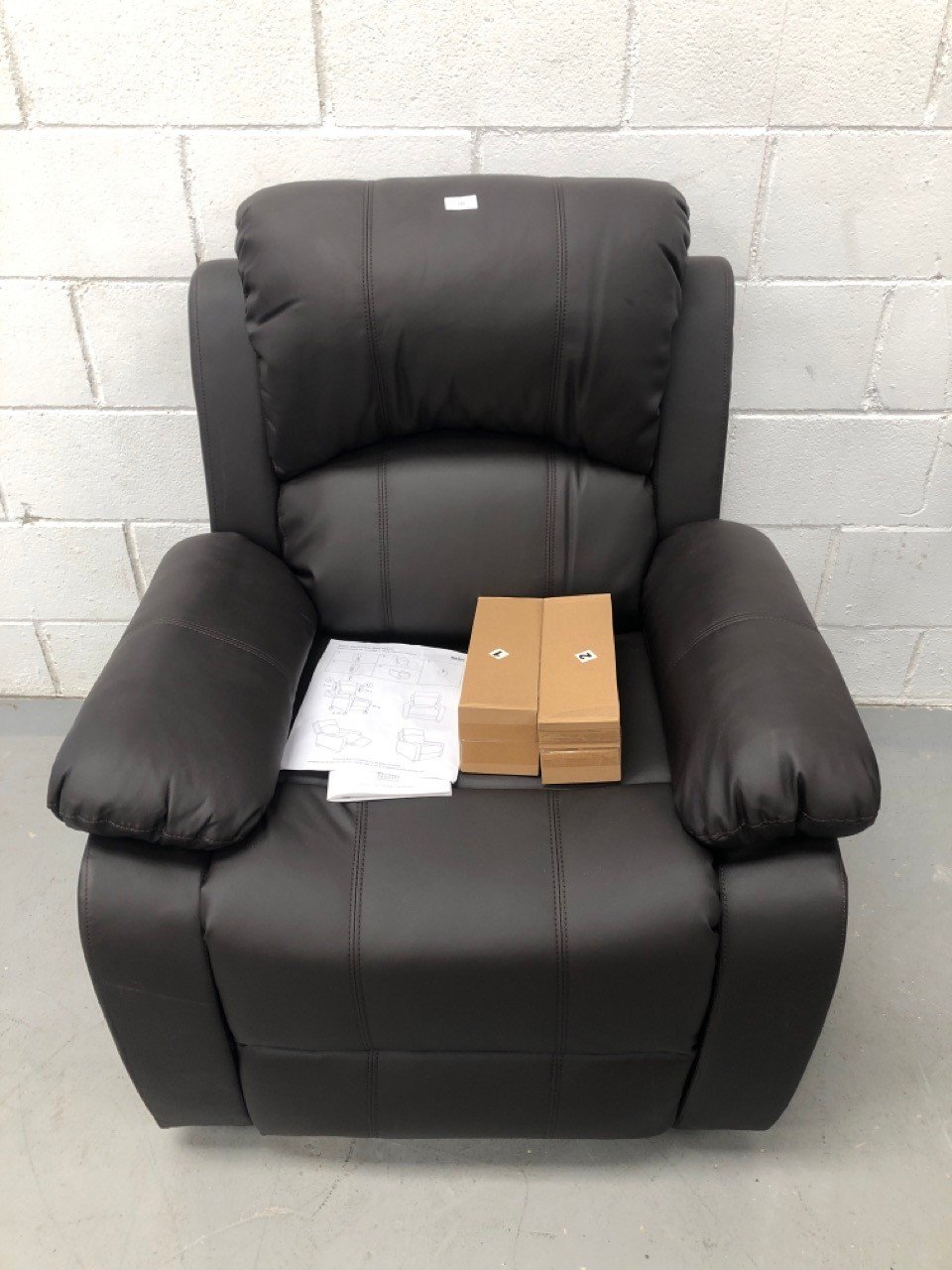 MASSAGE AND HEAT CHAIR WITH RECLINING OPTION ASTAN HOGAR CHOCOLATE COLOUR P.V.P 389€.