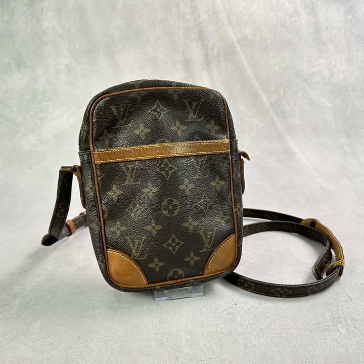 Louis Vuitton Vintage Monogram Cross Body Bag (Damaged Strap Tabs)  - 21x15.5x4.5cm (Approx)(VAT ONLY PAYABLE ON BUYERS PREMIUM)