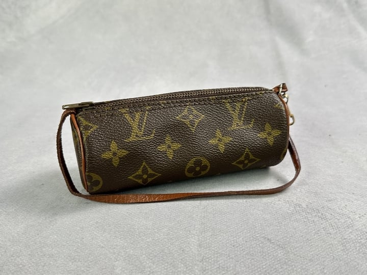 Louis Vuitton Vintage Monogram Pouch Bag - 15.5x5.5cm (Approx)(VAT ONLY PAYABLE ON BUYERS PREMIUM)