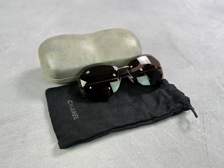 Chanel Oversized Rimless Sunglasses Ref: 4220 With Case