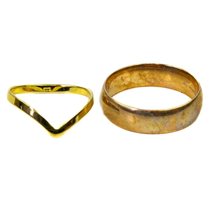 9ct Yellow Gold Band Ring, Size T, 5g. Silver Gold Plate Wishbone Ring, Size N½, 1g (VAT Only Payable on Buyers Premium)